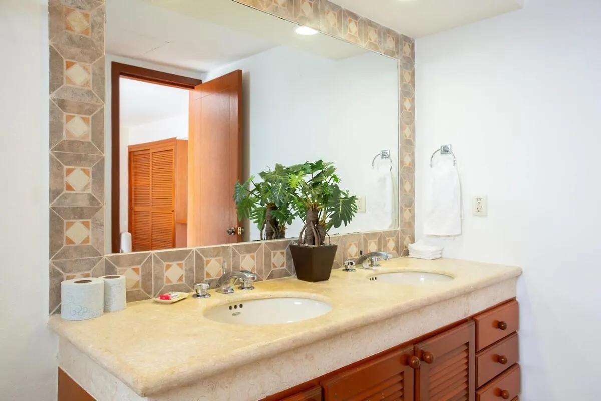 Spacious Beachfront Condo At Reef Cozumel 0*,  México